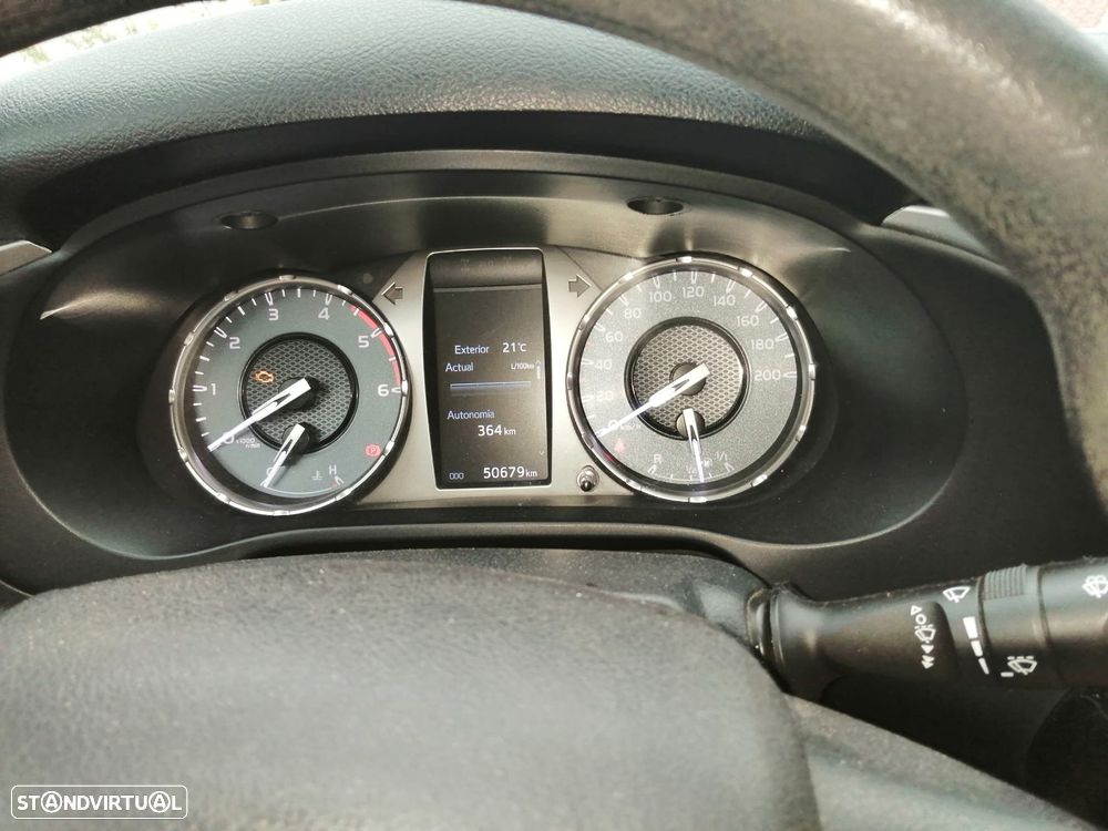 Toyota Hilux - 8
