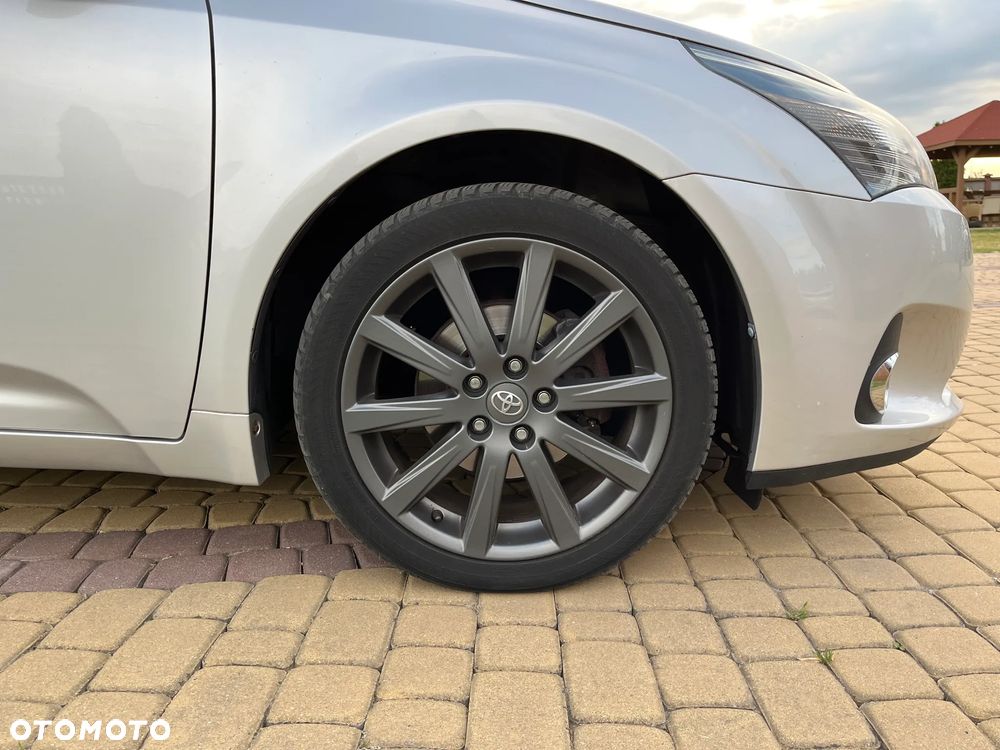 Toyota Avensis 1.8 Life - 2