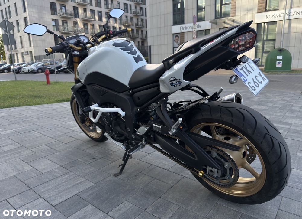 Yamaha FZ8 - 4
