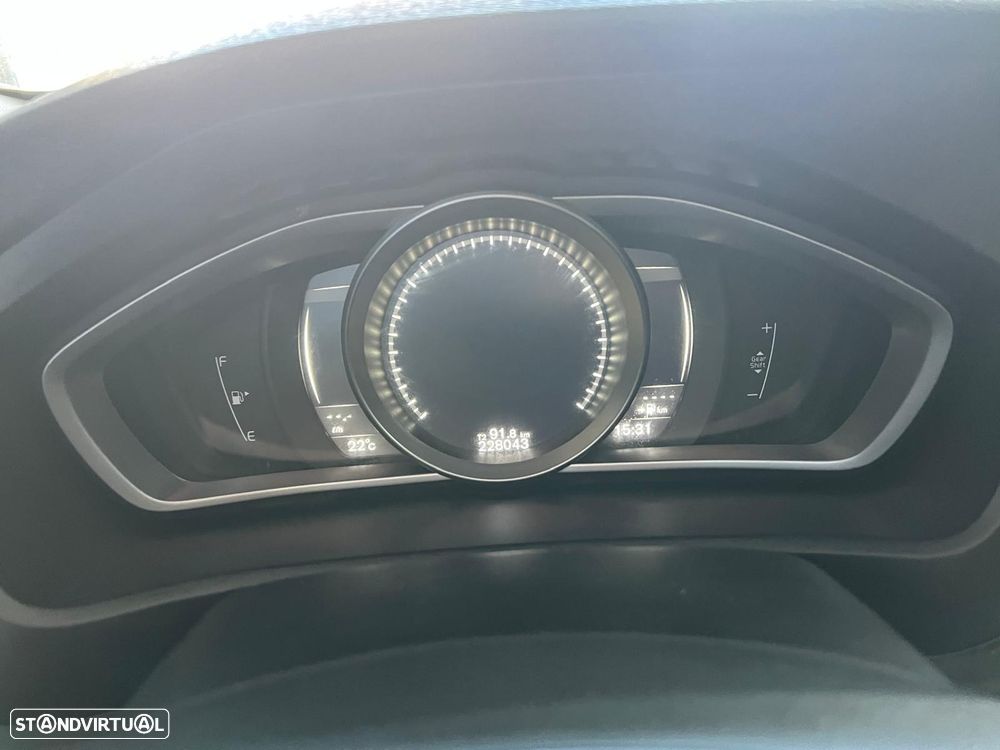 Volvo V40 2.0 D3 Momentum - 22