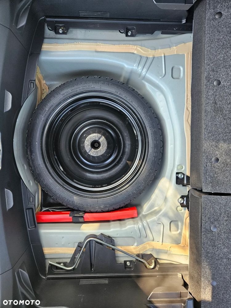 Toyota Yaris - 40