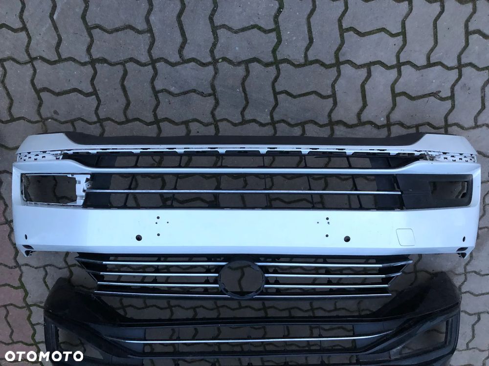 VW PASSAT B8 HIGHLINE  zderzak przedni przód - 1