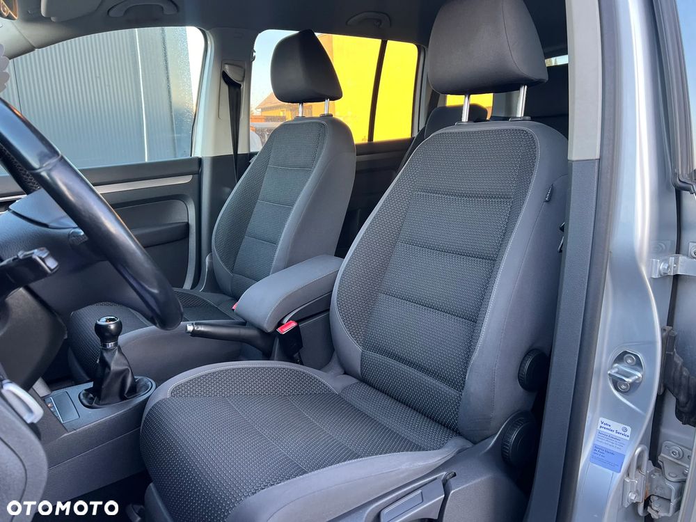 Volkswagen Touran 1.6 TDI DPF BlueMotion Technology Comfortline - 11