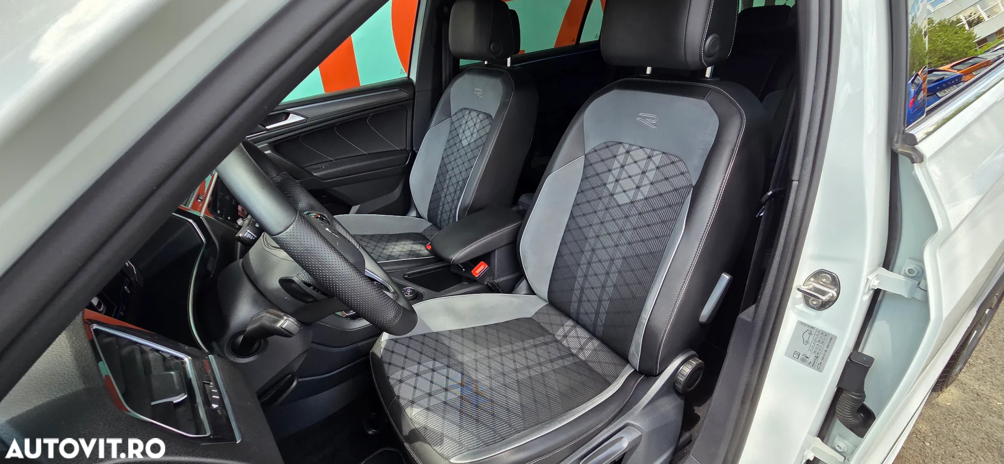 Volkswagen Tiguan Allspace 2.0 TSI 4Mot DSG R-Line - 12