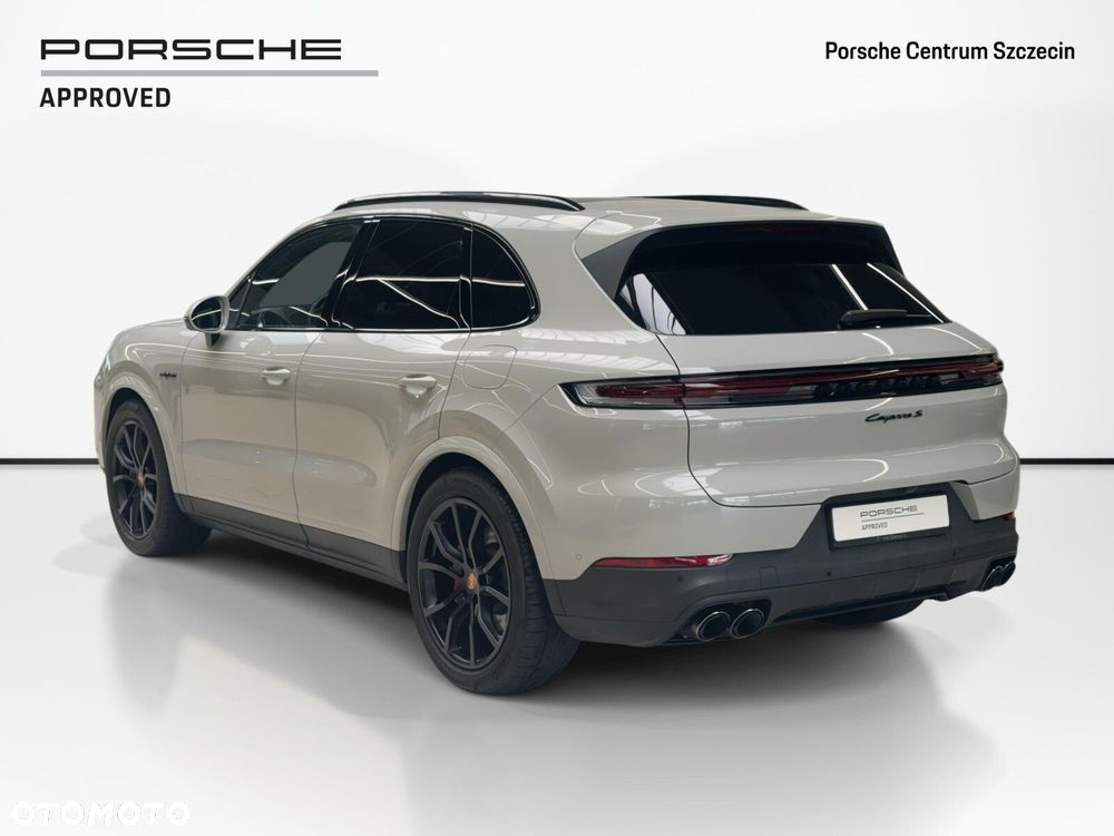 Porsche Cayenne - 4