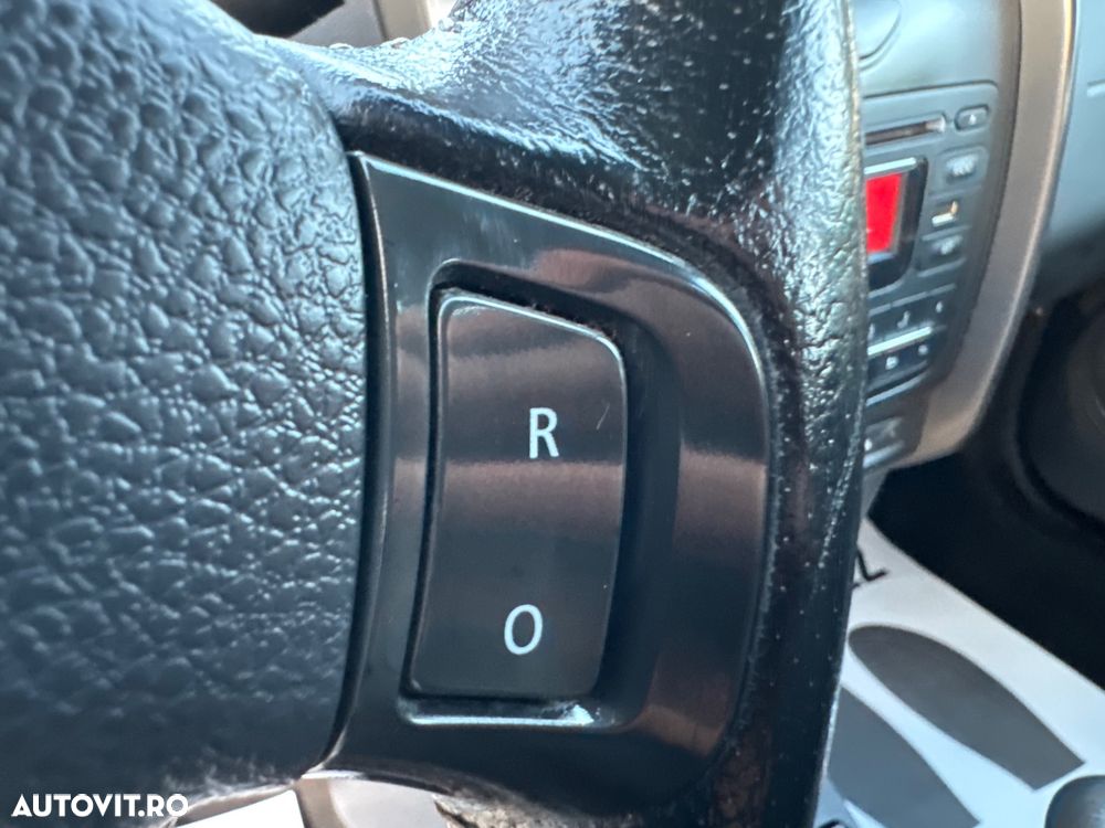 Dacia Duster 1.6 16V 105 4x2 Laureate - 16