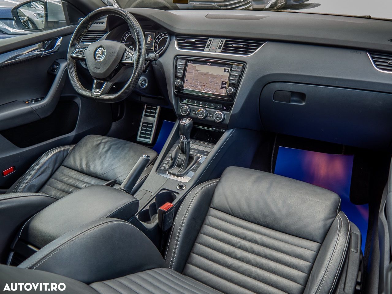 Skoda Octavia Combi Diesel 2.0 TDI DSG RS - 6