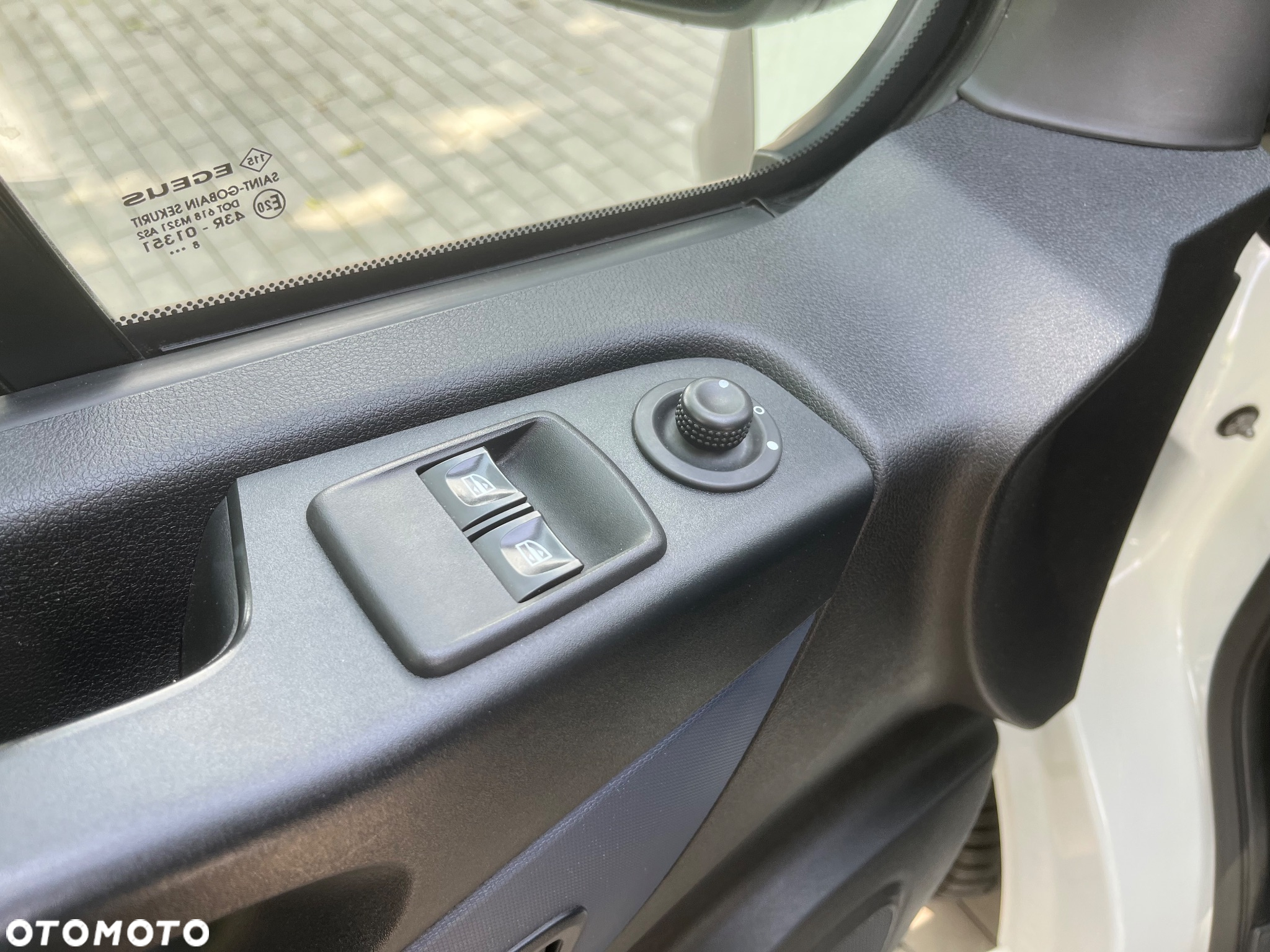 Opel Vivaro - 11