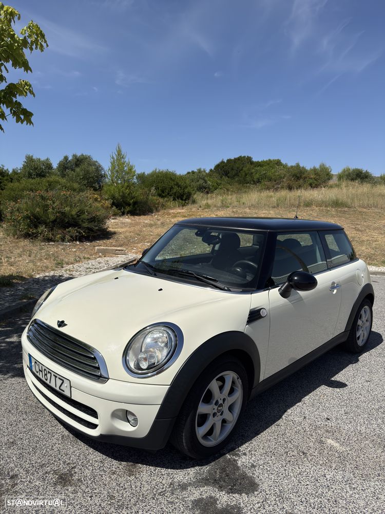 MINI 3 Portas Cooper D - 1