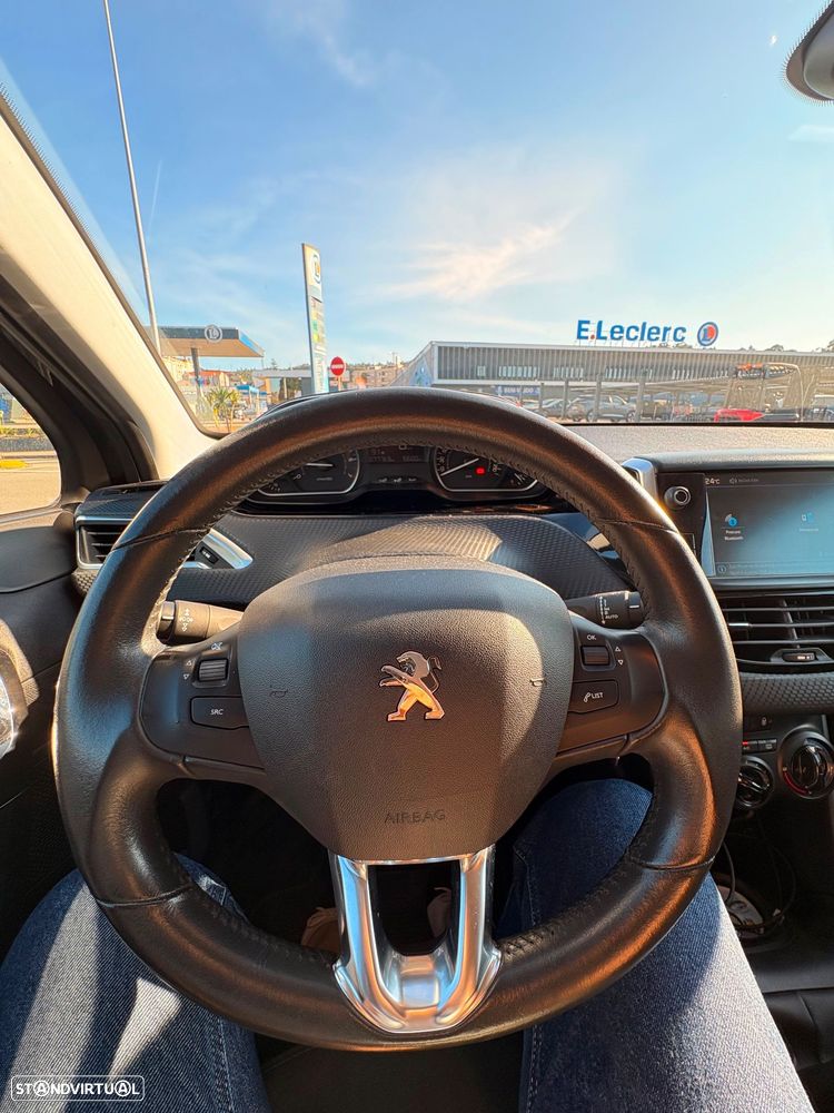 Peugeot 208 1.2 PureTech Style - 10