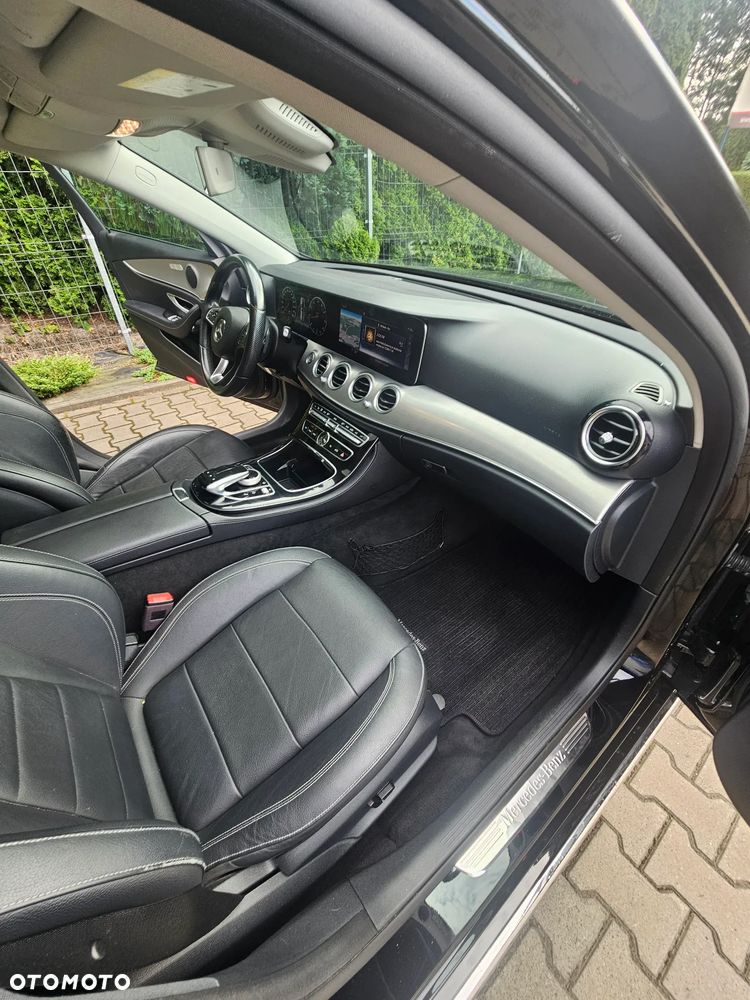 Mercedes-Benz Klasa E 200 4-Matic 9G-TRONIC - 37