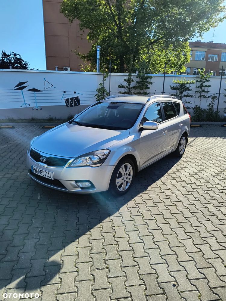 Kia Ceed - 1