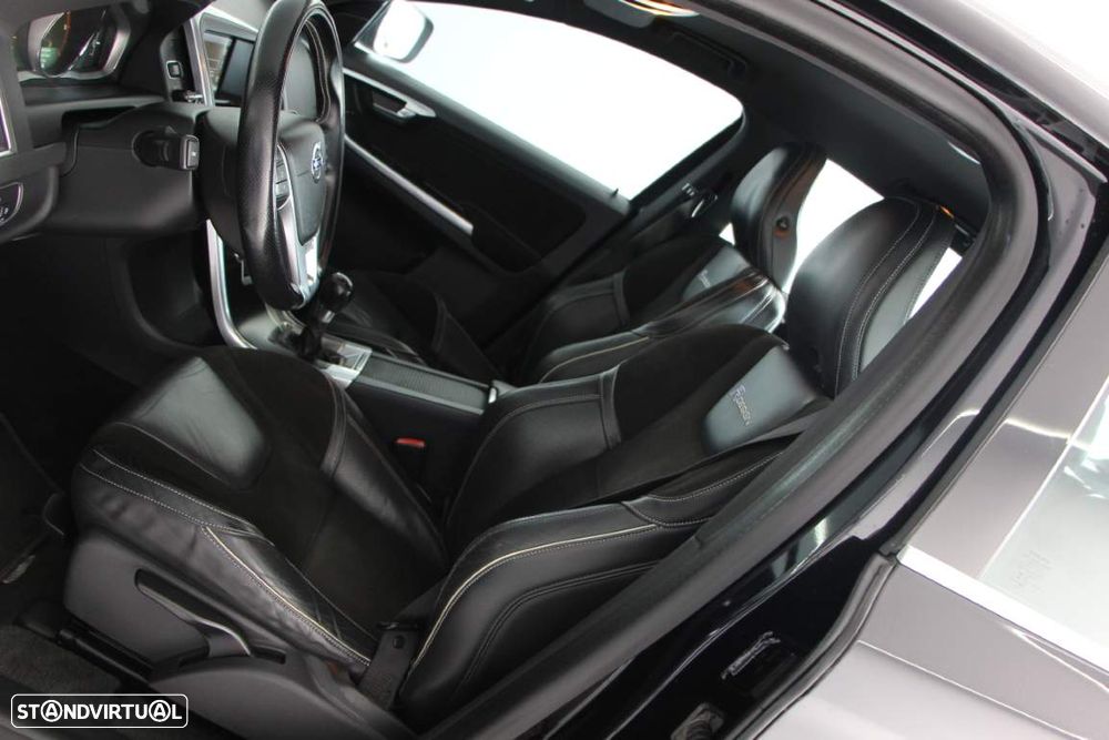 Volvo XC 60 2.0 D4 R-Design 139g Start/Stop - 24