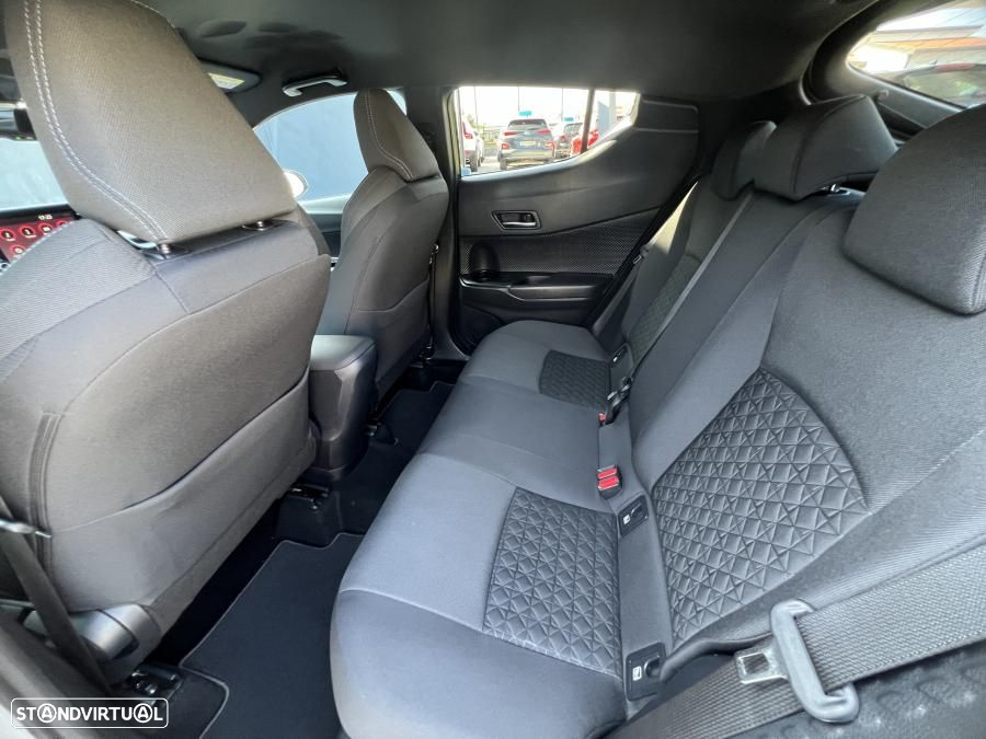 Toyota C-HR 2.0 Hybrid Square Collection - 19