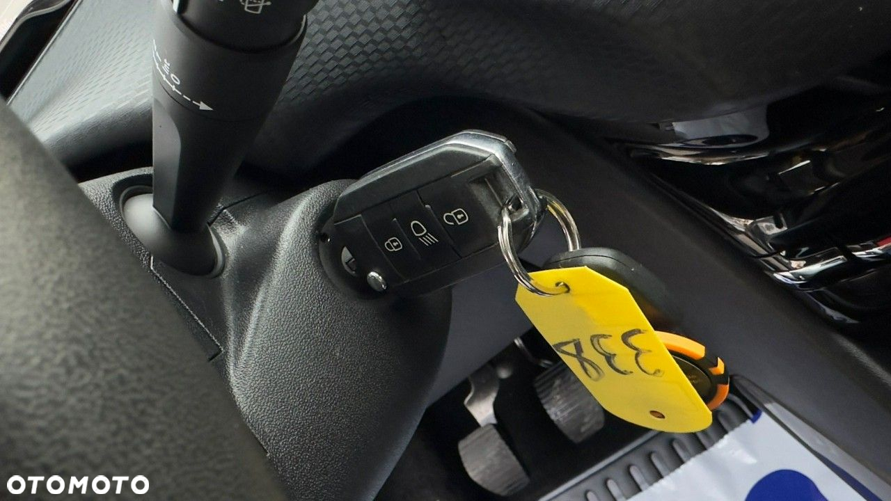 Peugeot 2008 1.2 Pure Tech Style - 21
