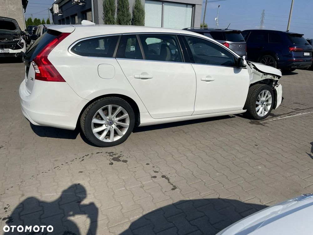 Volvo V60 D2 Momentum - 5
