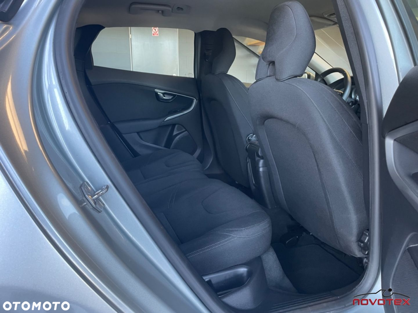 Volvo V40 D3 Summum - 18