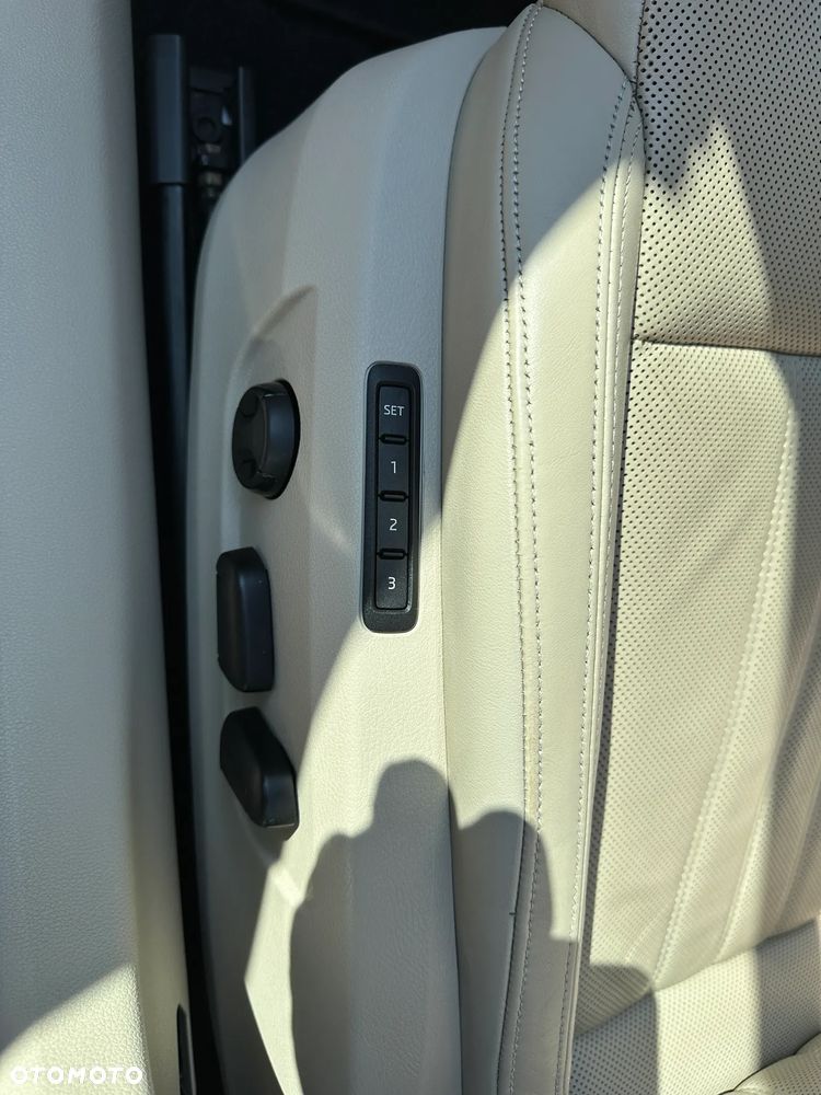 Skoda Superb 2.0 TDI 4x4 L&K DSG - 20