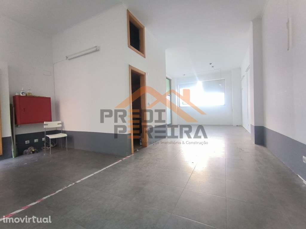 Loja situada na Quinta do Conventinho. - Grande imagem: 5/16