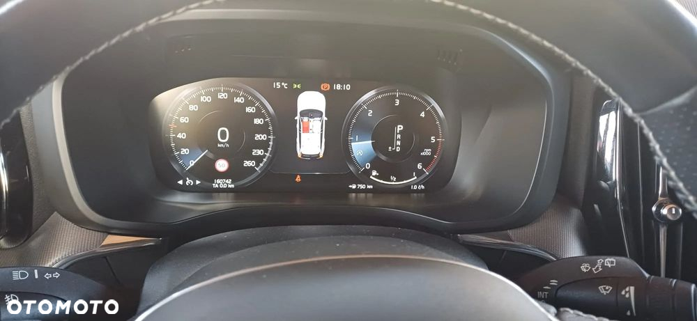 Volvo XC 60 D4 AWD R-Design - 9