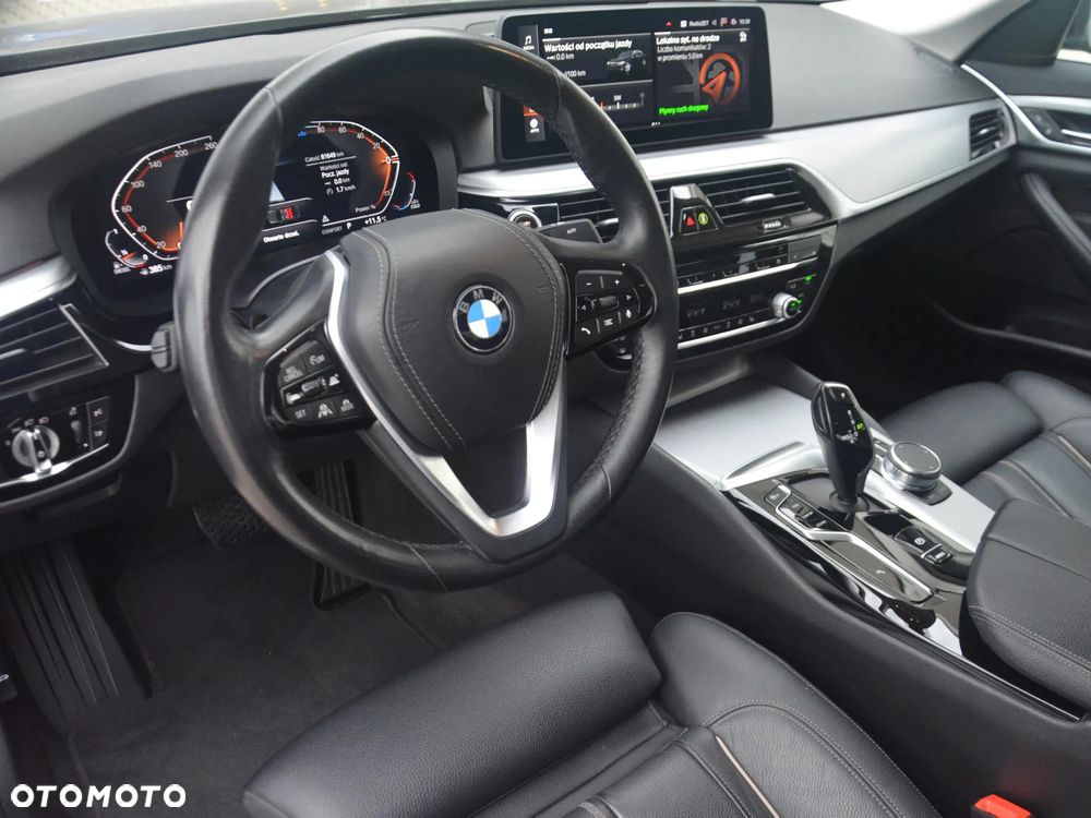 BMW Seria 5 520d xDrive - 6