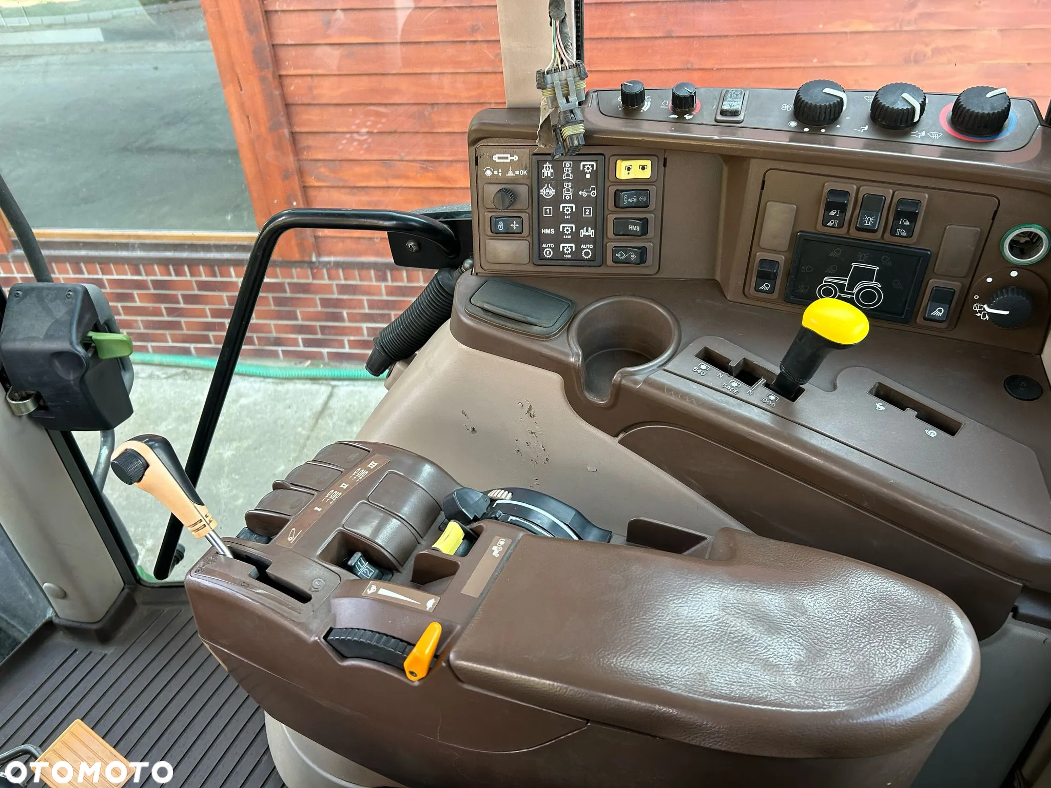 John Deere 6820 - 19