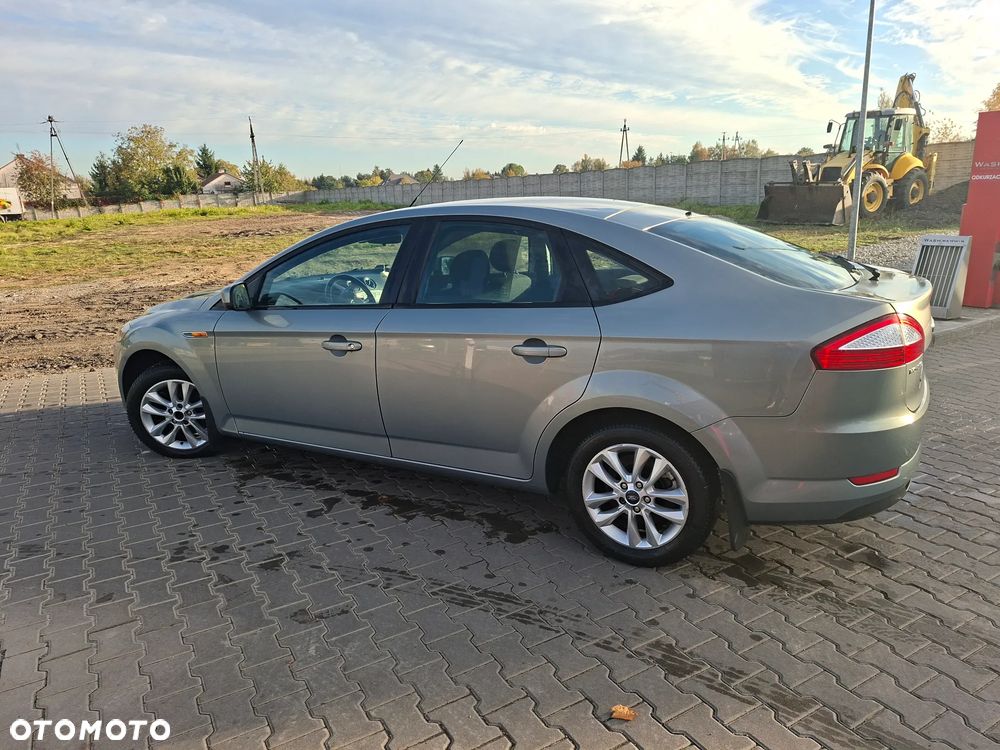 Ford Mondeo 1.8 TDCi Ambiente - 26