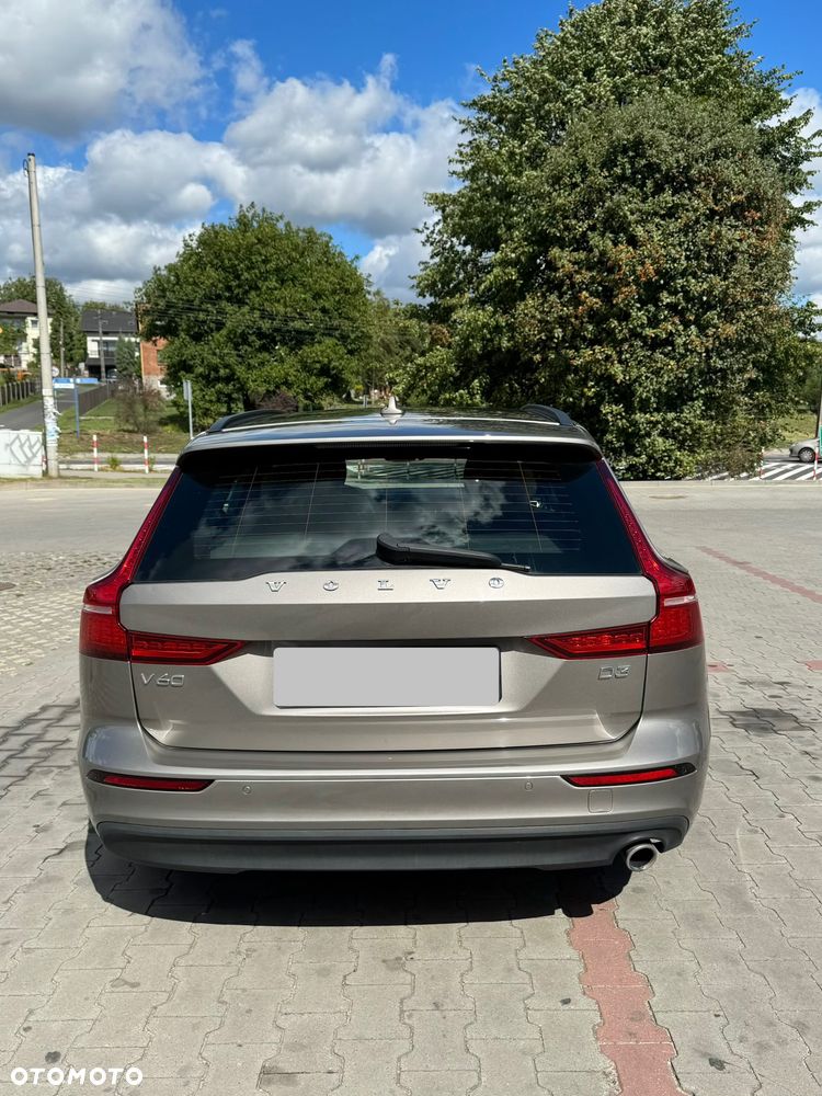 Volvo V60 D3 Momentum - 4