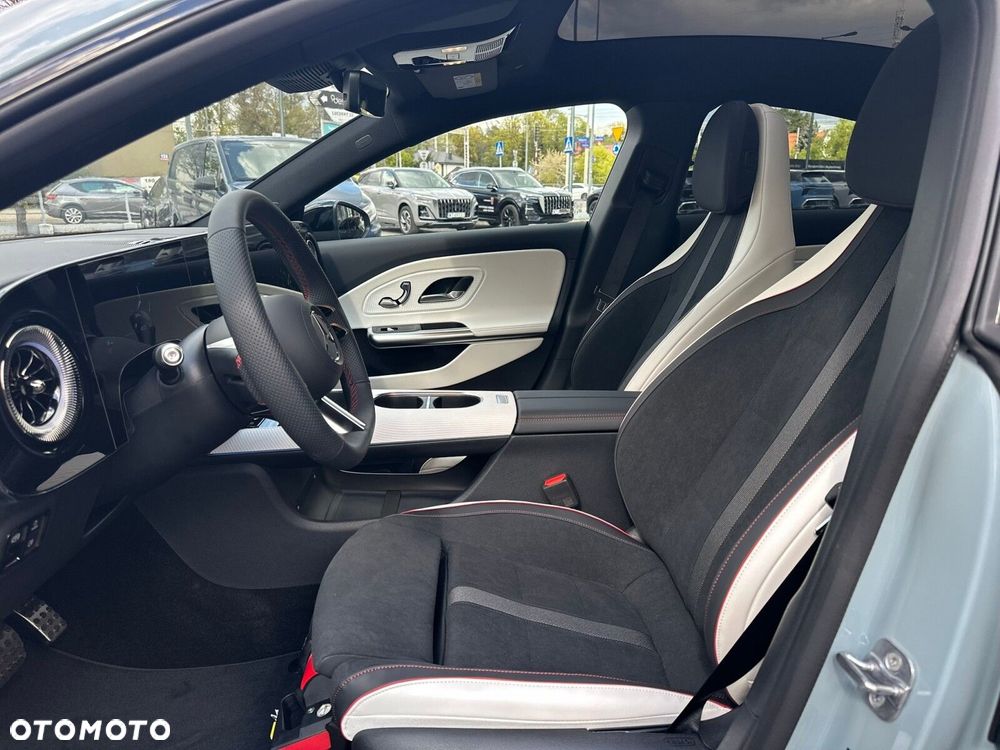 Mercedes-Benz CLA - 12