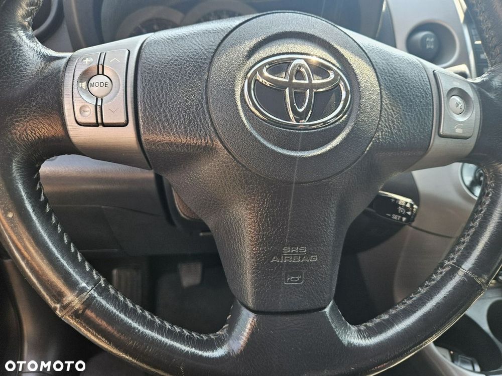 Toyota RAV4 - 12