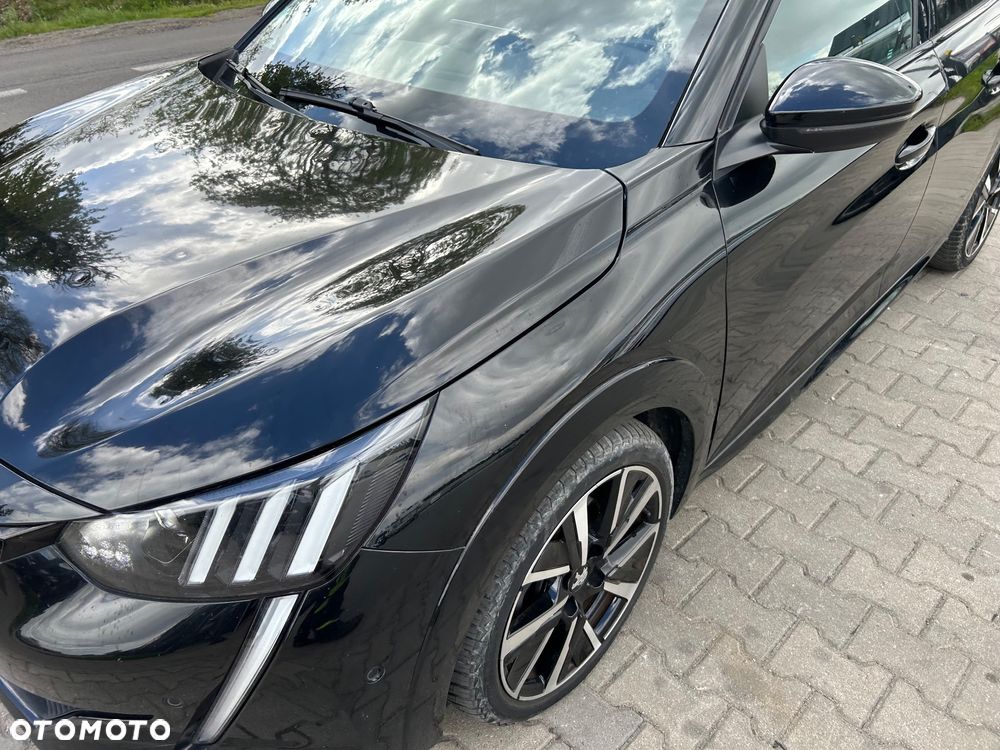 Peugeot 208 PureTech 100 EAT8 GT - 33