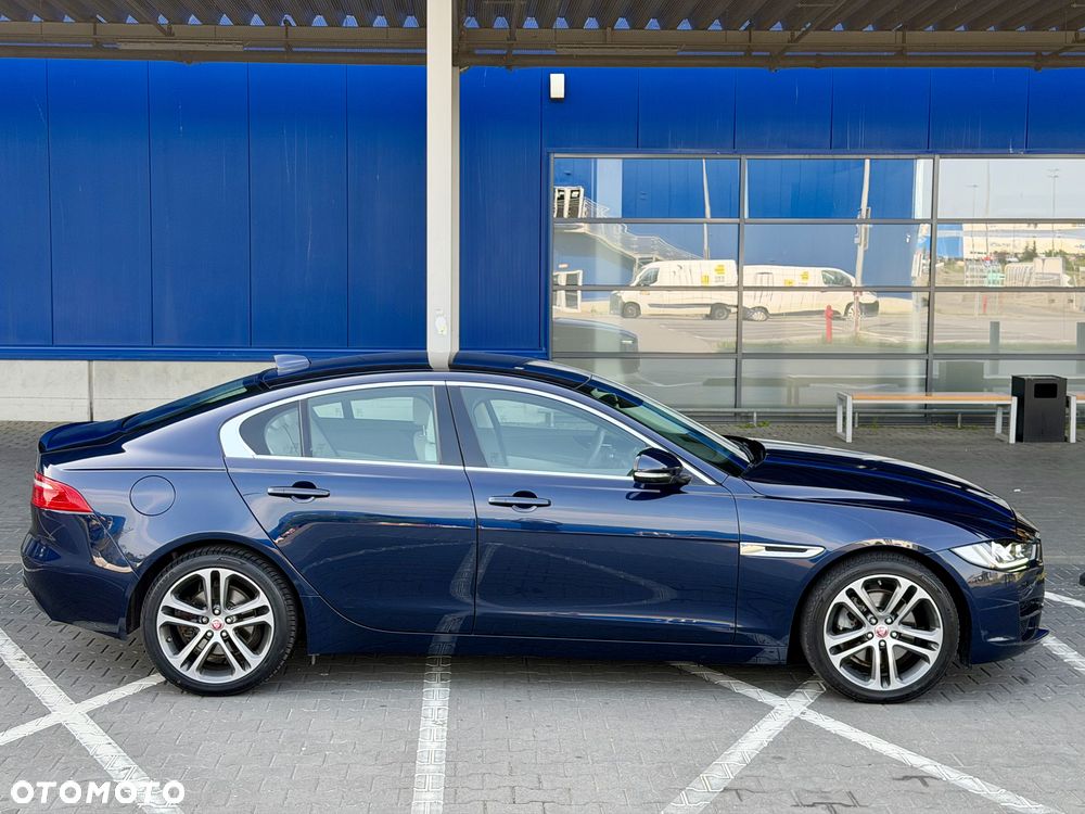 Jaguar XE 20d Pure - 5