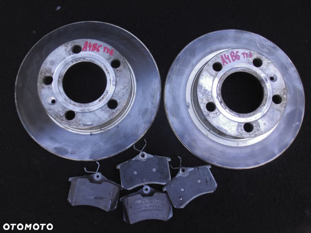 AUDI A4 B6 1.9 TARCZE 245mm I KLOCKI HAMULCOWE TYLNE TYŁ ZESTAW KOMPLET - 1