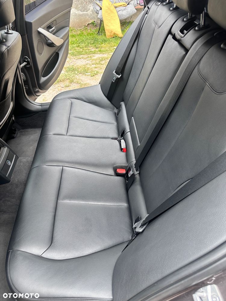 BMW Seria 3 320d - 24