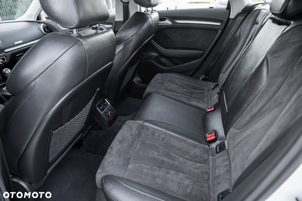 Audi A3 Sportback 1.8 TFSI quattro S tronic S line Sportpaket - 29