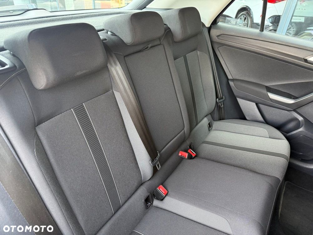 Volkswagen T-Roc - 16