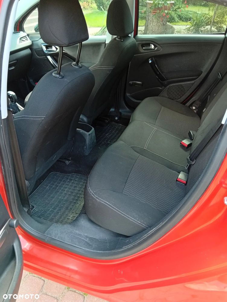 Peugeot 208 PureTech 82 Active - 12