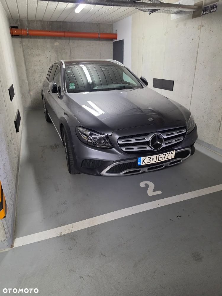 Mercedes-Benz Klasa E 220 d 4-Matic All-Terrain - 2