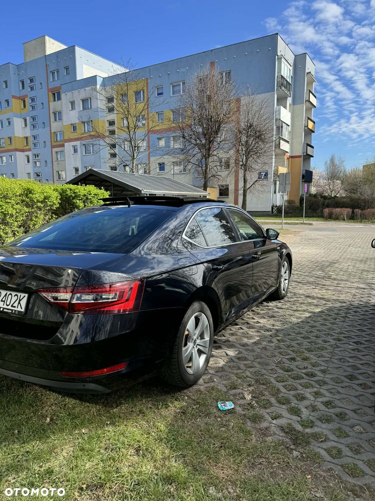 Skoda Superb 2.0 TDI L&K DSG - 10