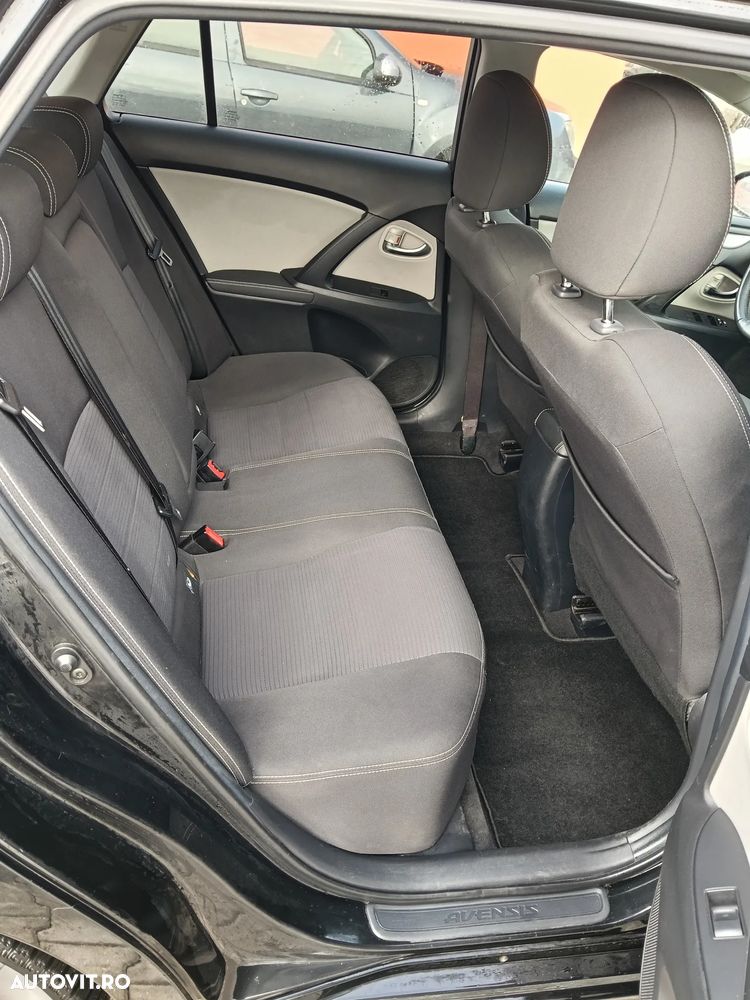 Toyota Avensis - 6