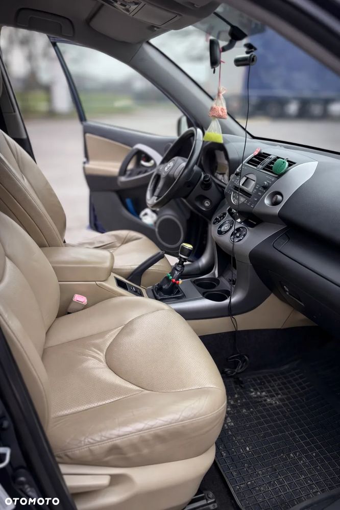 Toyota RAV4 2.2 D-4D Sol - 5