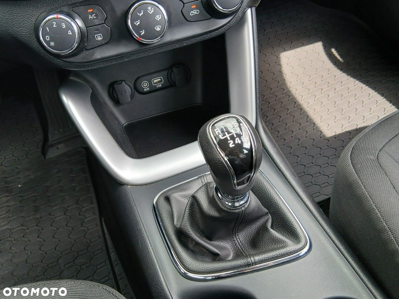 Kia Ceed - 22