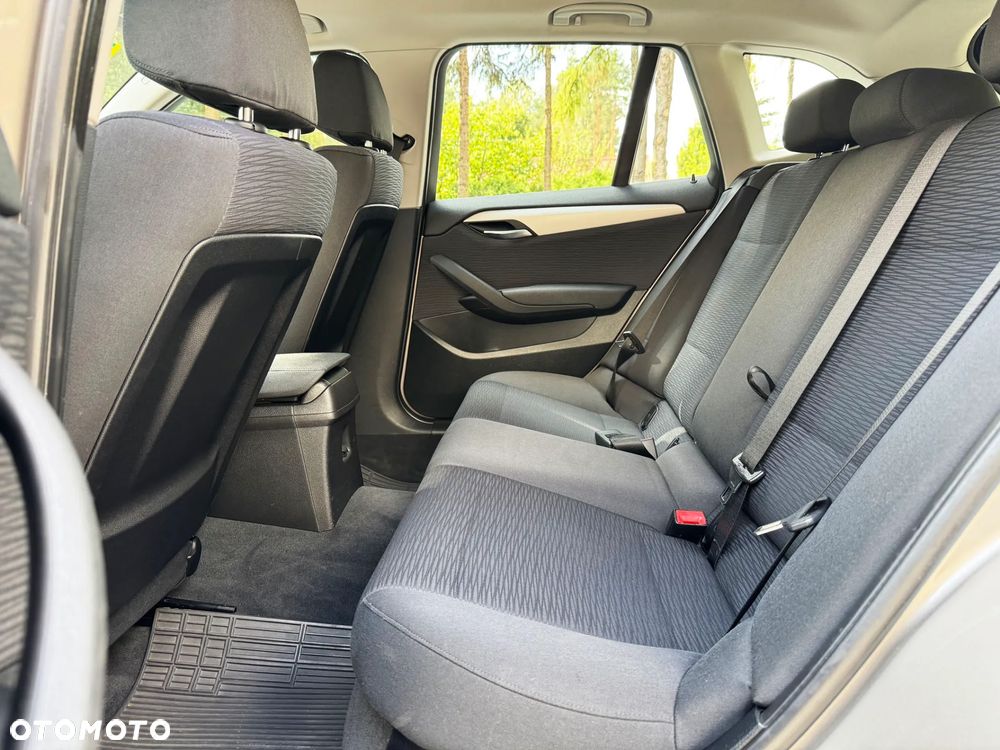BMW X1 sDrive18d Sport Line - 31