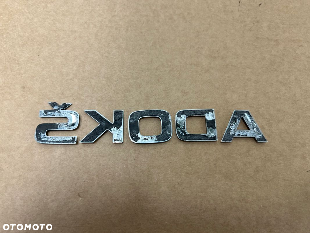 Skoda Octavia IV 4 znaczek logo emblemat KLAPY BAGAŻNIKA - 3