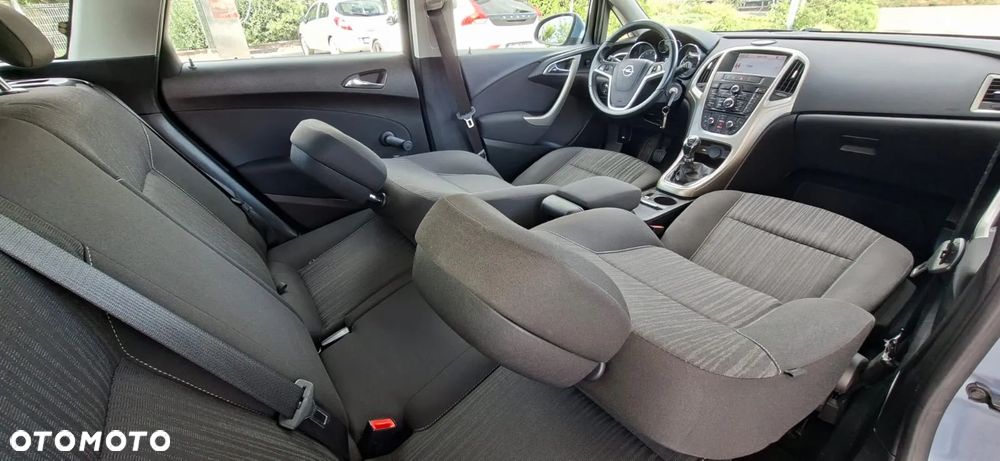 Opel Astra 1.6 Turbo Cosmo - 17