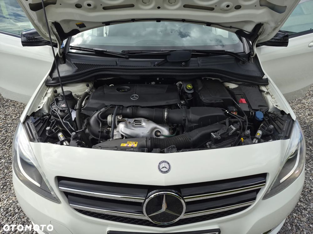 Mercedes-Benz Klasa B 180 BlueEFFICIENCY Edition Style - 11