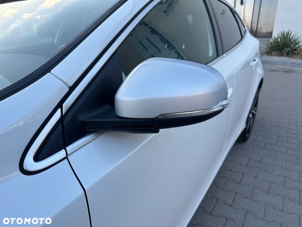 Volvo V40 T2 RDesign - 26