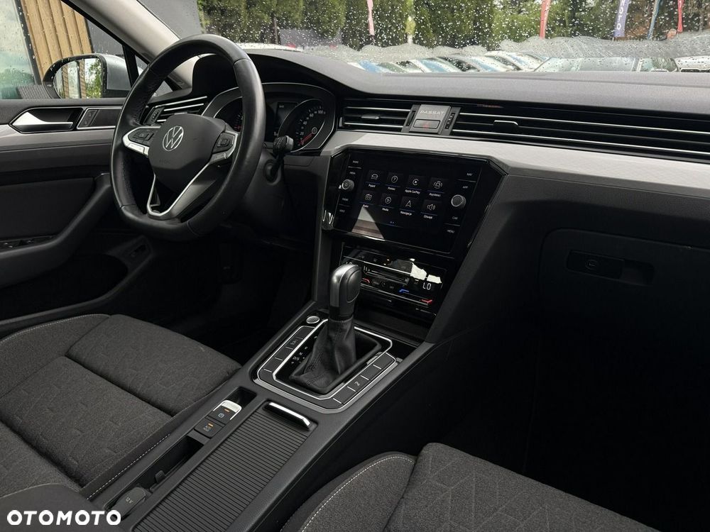 Volkswagen Passat - 16