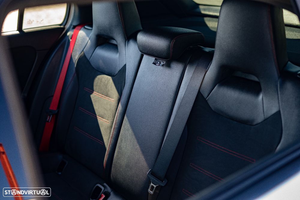 Mercedes-Benz A 35 AMG 4Matic - 21