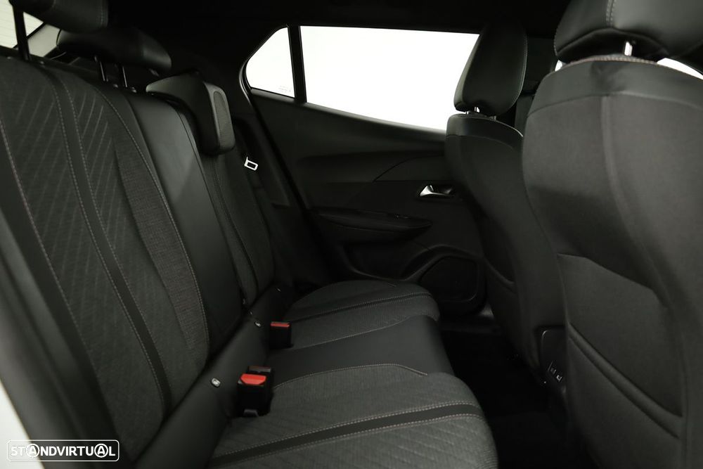 Peugeot 2008 1.2 PureTech Allure - 23
